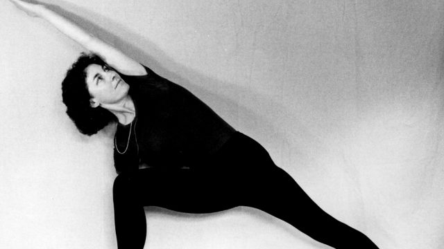 YOGA Parsvakonasana 1982