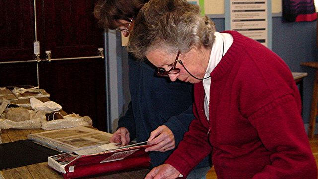 Comann Eachdraidh exhibition, Cristall Lutyens and Ann Saldaha 9.02.06 Comann Eachdraidh exhibition, Cristall Lutyens and Ann Saldaha 9.02.06 9.02.06